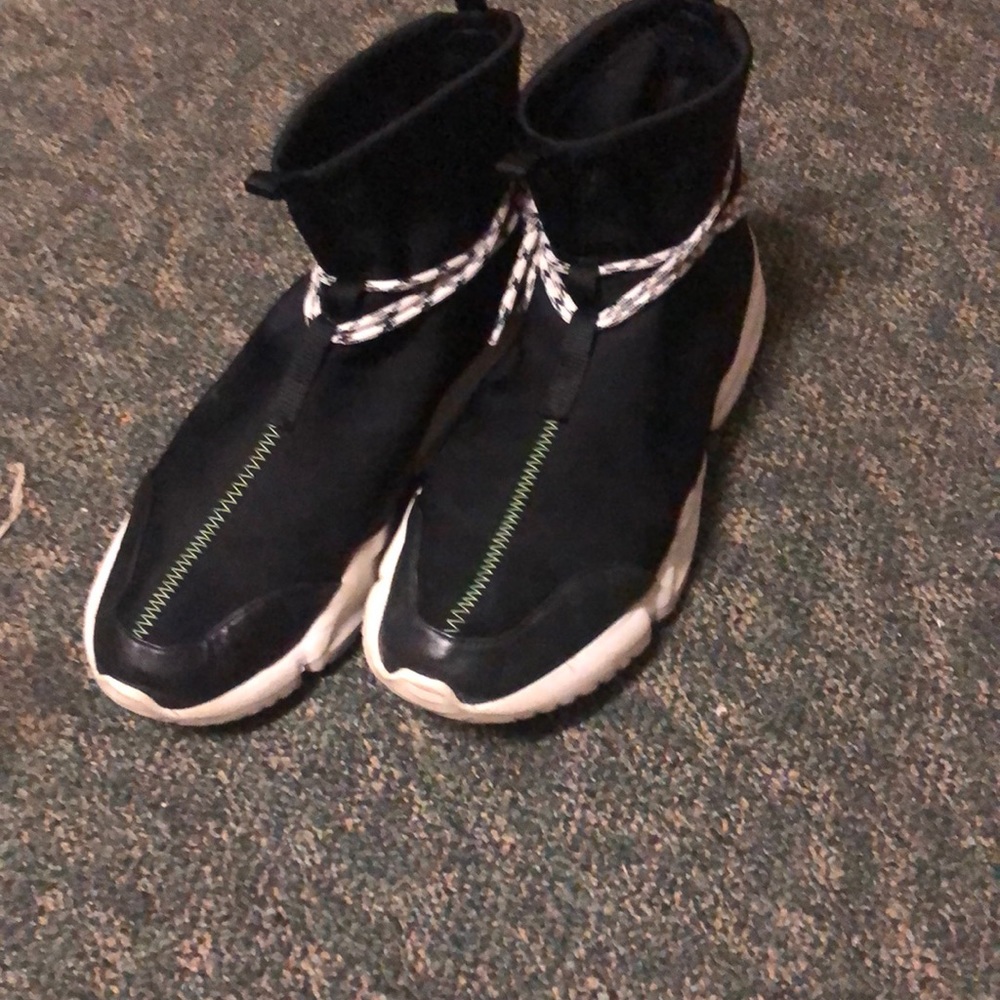 john geiger 002 black white